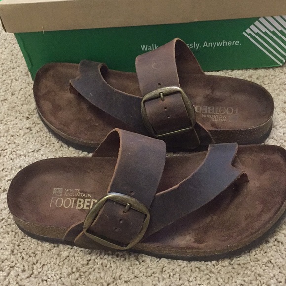 white mountain sandals vs birkenstock